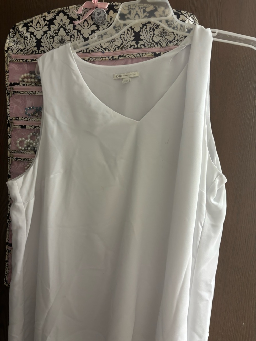 Cato White V-Neck Sleeveless Camisole